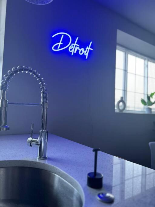 Modern Loft!/Free Parking/Long Stay Friendly! Детройт Екстер'єр фото